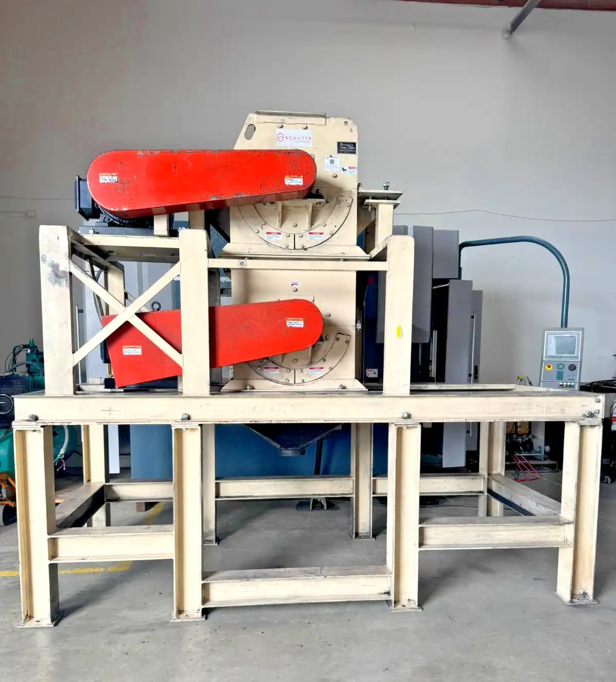 2019 SCHUTTE BUFFALO RA-25-H Dual Stage Fine Grinding Hammer Mill 2019 SCHUTTE BUFFALO RA-25-H Dual Stage Fine Grinding Hammer Mill inside amiron warehouse